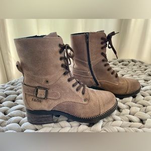 Taos Crave suede boot side zip. Euro 39, US 8-8.5 tan camel lightly used ex cond
